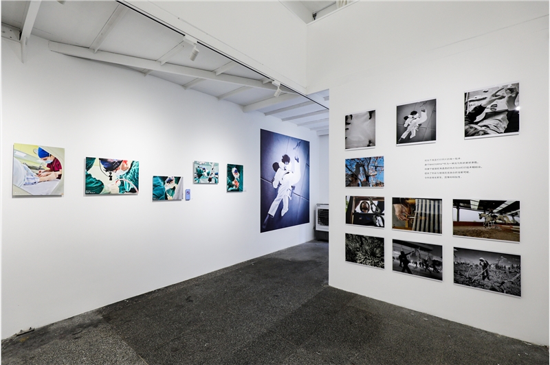 康宁大猩猩玻璃“她们坚韧传递”主题摄影艺术展